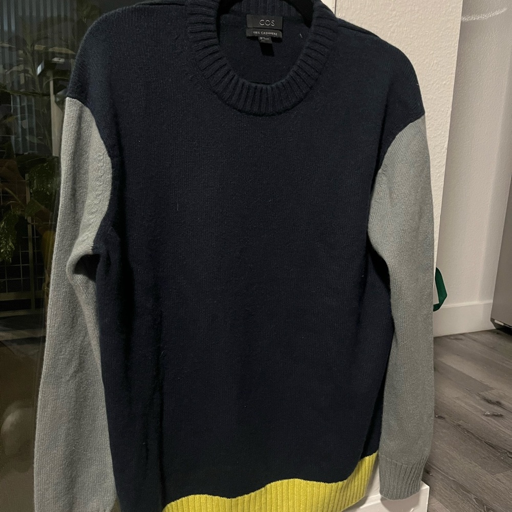 COS Unisex Cashmere Sweater